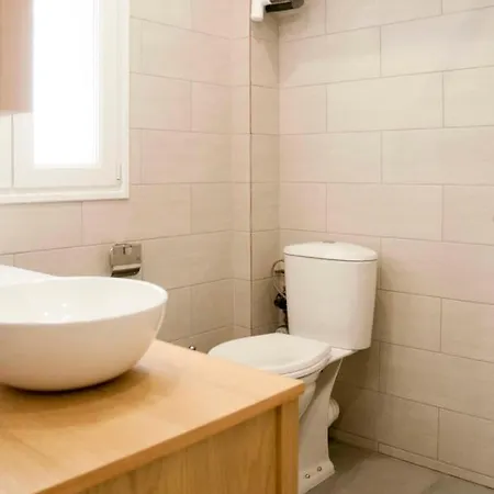 Cosy And Modern Studio In Vanves